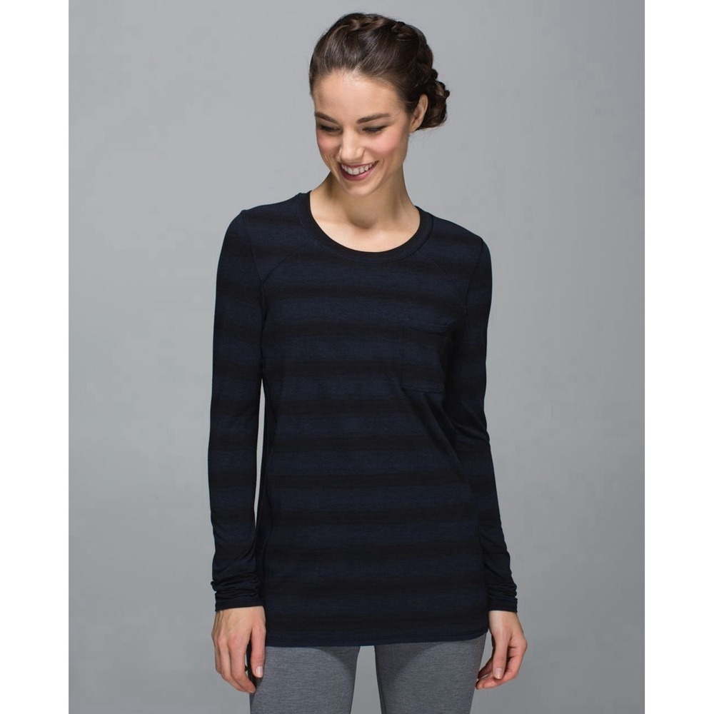 Lululemon Find Your Zen Long Sleeve Blue Black Stripe / Women's 4‎